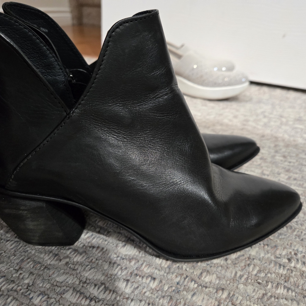 A.P.C. Black Ankle Boots Sleek Minimalist Design